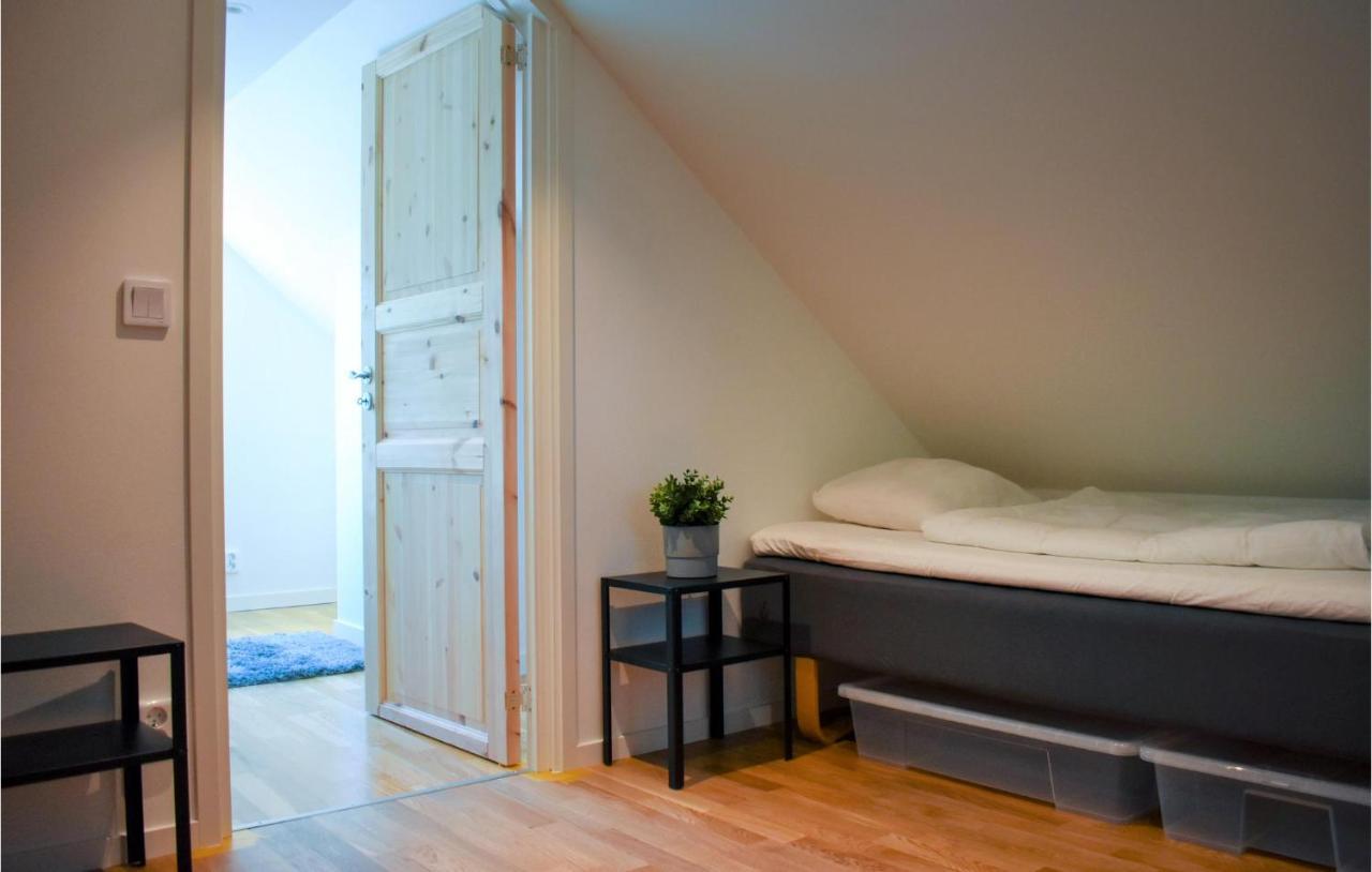 2 Bedroom Amazing Home In Fjaelkinge Extérieur photo