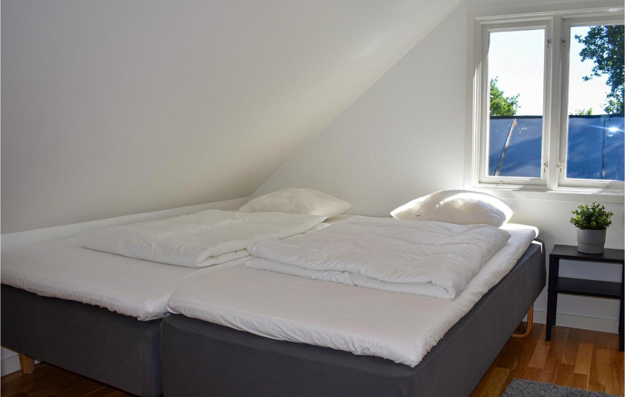 2 Bedroom Amazing Home In Fjaelkinge Extérieur photo
