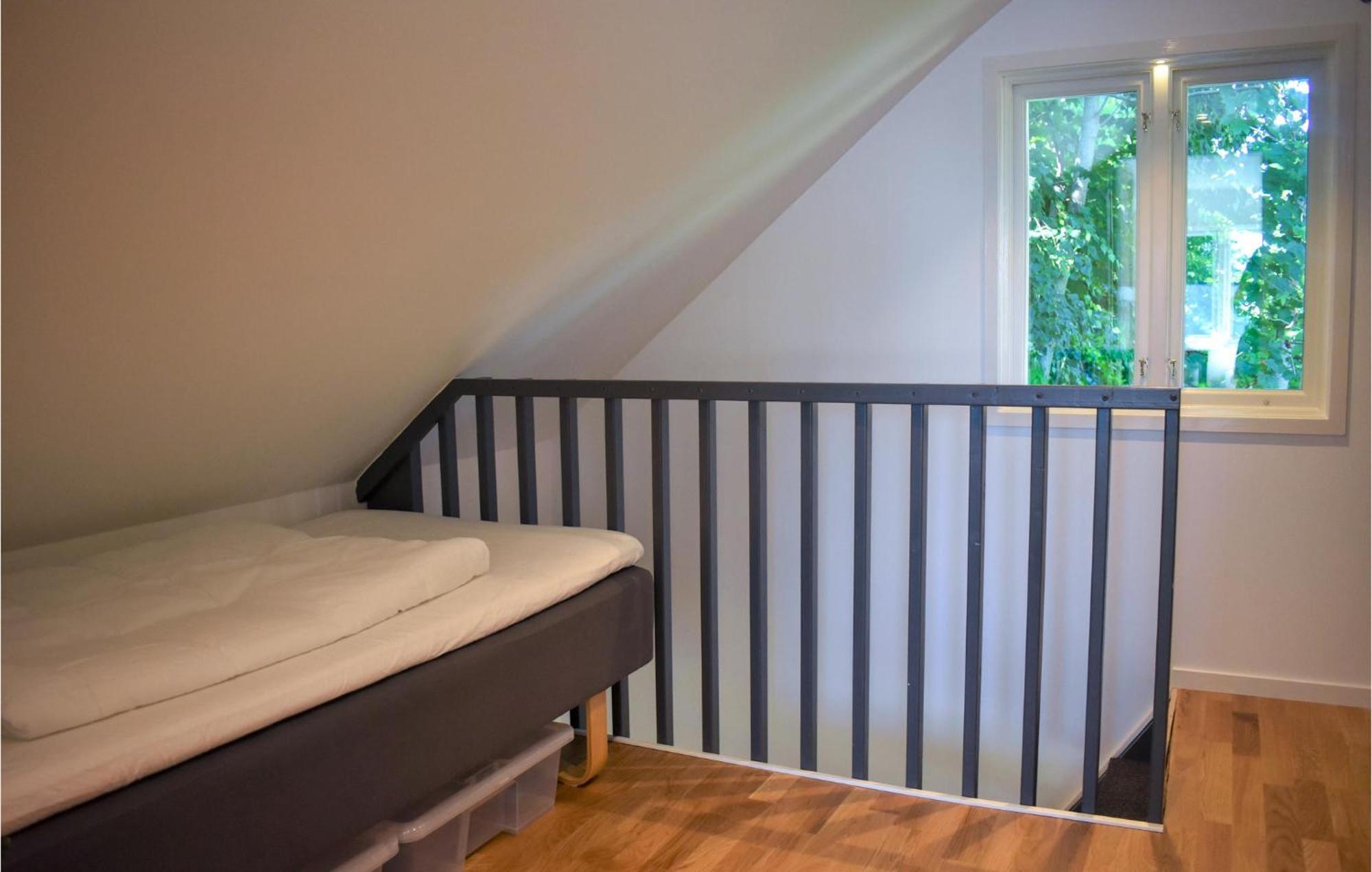 2 Bedroom Amazing Home In Fjaelkinge Extérieur photo